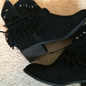 8 HR FLASH SALE Like New Fringe Women's Boots